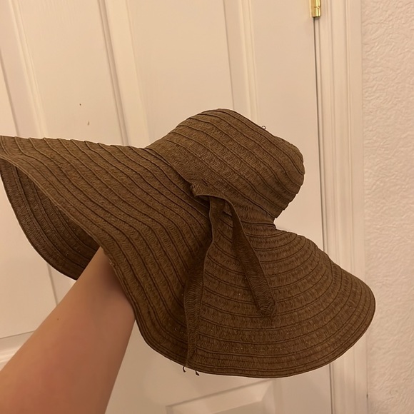 Brown Floppy Beach Hat - Picture 2 of 2